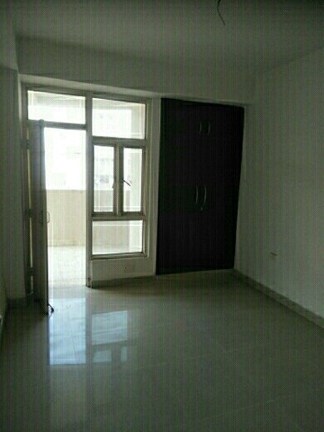 Room in 2.5 BHK Apartment at Supertech Cape Town, Sector 74 – for Rent