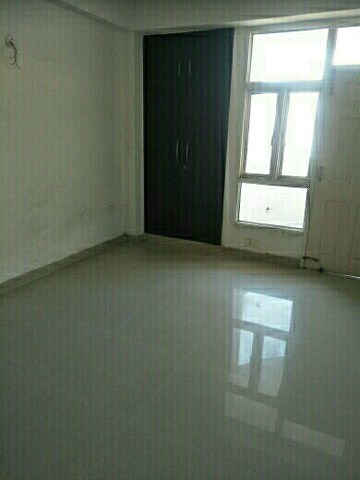 Room in 2.5 BHK Apartment at Supertech Cape Town, Sector 74 – for Rent