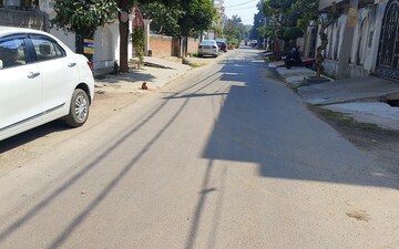 Plot For Sale in Gomti Nagar