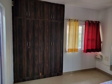 Room in 3 BHK Apartment at Alaknanda Apartment Gomti Nagar, Gomti Nagar – for Rent