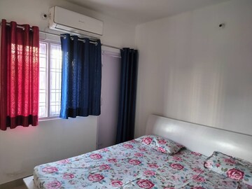 Bedroom in 3 BHK Apartment at Alaknanda Apartment Gomti Nagar, Gomti Nagar – for Rent