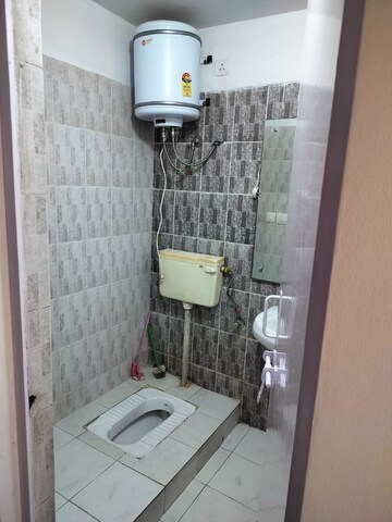 Bathroom in 3 BHK Apartment at Alaknanda Apartment Gomti Nagar, Gomti Nagar – for Rent
