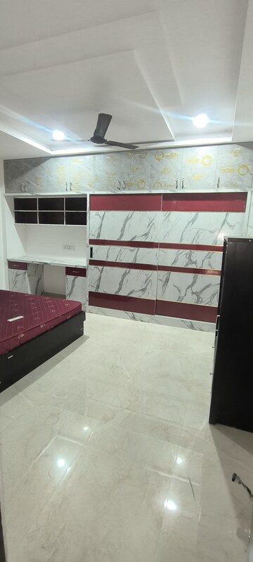 Room in 3 BHK Apartment at Madhapur – for Rent