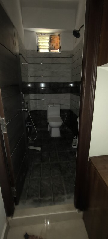 Attached Bathroom in 3 BHK Apartment at Madhapur – for Rent