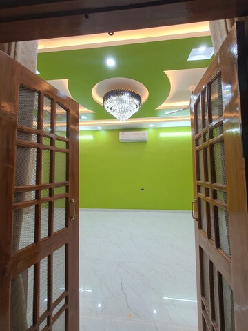 Room in 5 BHK Independent House at Ansal Sushant Golf city, Sushant Golf City – for Rent