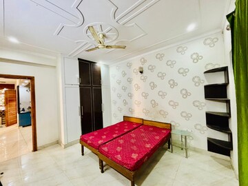 Bedroom in 3 BHK Builder Floor at Sector 49 – for Rent