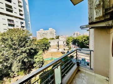 Balcony in 3 BHK Builder Floor at Sector 49 – for Rent