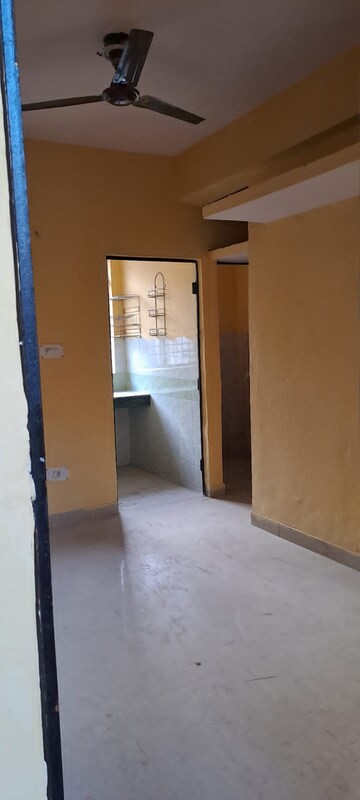 Room in 1 BHK Apartment at Sector 10 Greater Noida – for Rent