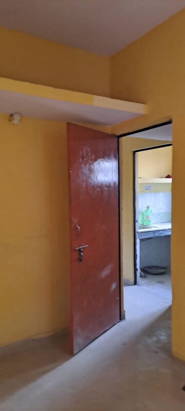 Room in 1 BHK Apartment at Sector 10 Greater Noida – for Rent