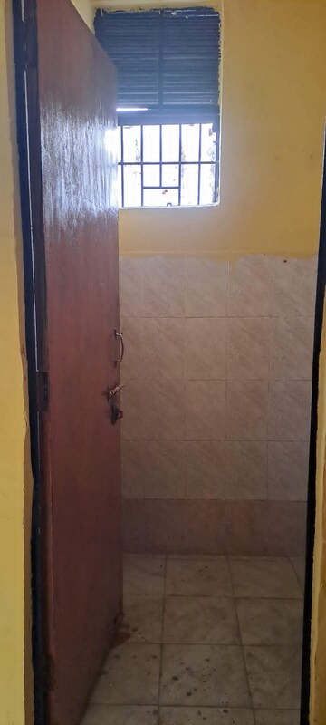 Bathroom in 1 BHK Apartment at Sector 10 Greater Noida – for Rent