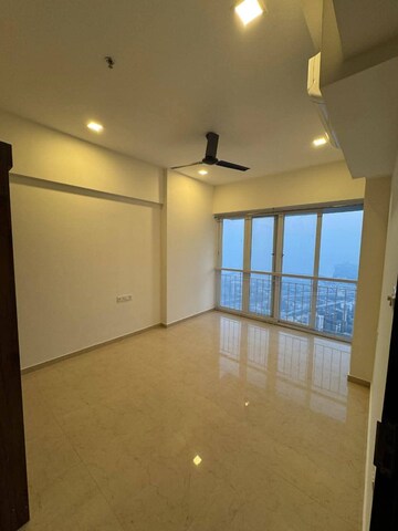 2 BHK Apartment For Rent in Ruparel Ariana, Parel