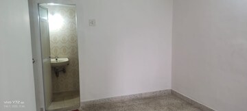 Room in 1 BHK Apartment at Riddhi Garden, Malad East – for Rent