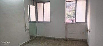 Room in 1 BHK Apartment at Riddhi Garden, Malad East – for Rent