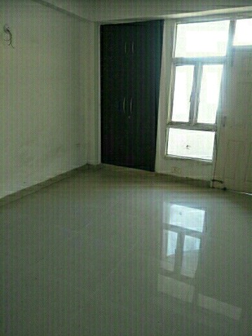 Room in 2 BHK Apartment at Supertech Cape Town, Sector 74 – for Rent