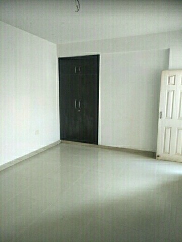 Room in 2 BHK Apartment at Supertech Cape Town, Sector 74 – for Rent