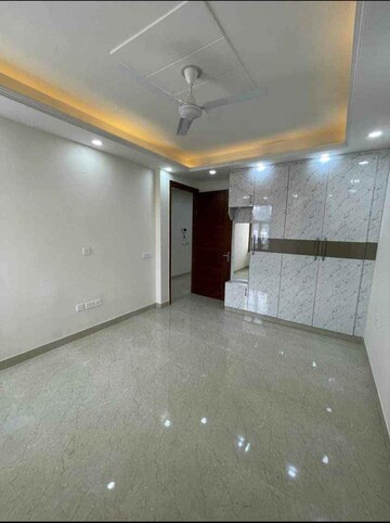Room in 3 BHK Builder Floor at Saket – for Sale