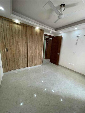 Room in 3 BHK Builder Floor at Saket – for Sale