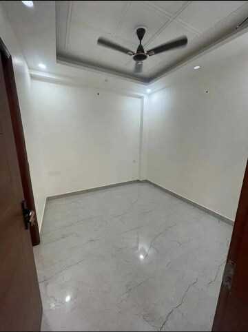 Room in 3 BHK Builder Floor at Saket – for Sale