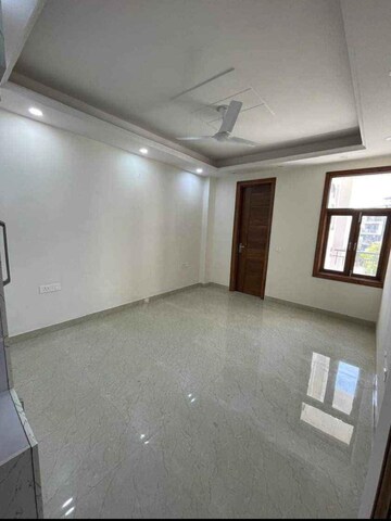 Room in 3 BHK Builder Floor at Saket – for Sale