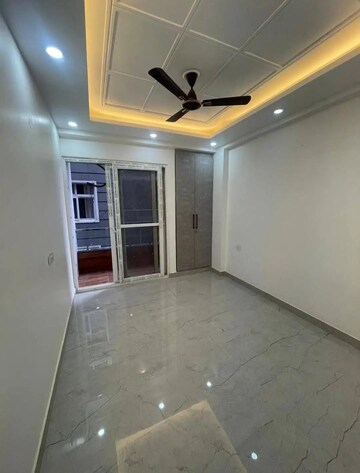 Room in 3 BHK Builder Floor at Saket – for Sale