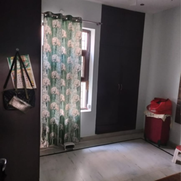 Bedroom in 2.5 BHK Villa at Sector 21 – for Rent