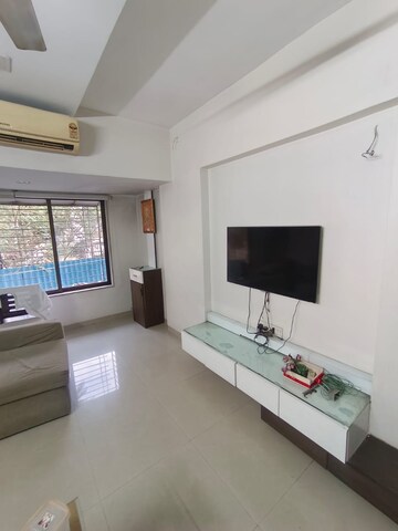 Bedroom in 2 BHK Apartment at Greenwoods CHS, Andheri East – for Rent