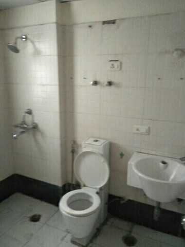 Bathroom in 2 BHK Apartment at Supertech Cape Town, Sector 74 – for Rent