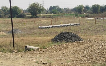 Plot For Sale in Chicholi