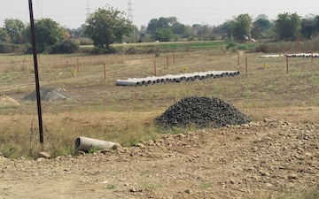 Plot For Sale in Chicholi