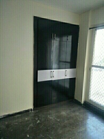 Room in 2 BHK Apartment at Supertech Cape Town, Sector 74 – for Rent