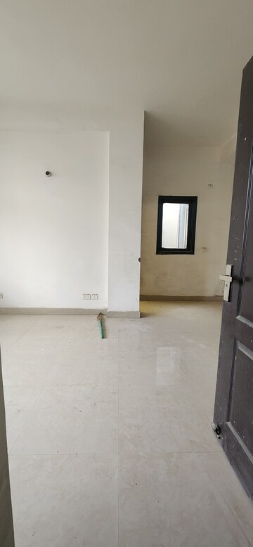 Master Bedroom in 3 BHK Builder Floor at Aditya World City, Shahpur Bamheta – for Rent