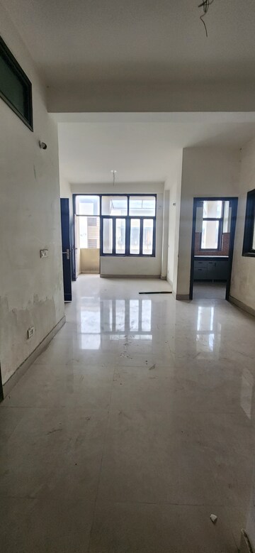 Room in 3 BHK Builder Floor at Aditya World City, Shahpur Bamheta – for Rent