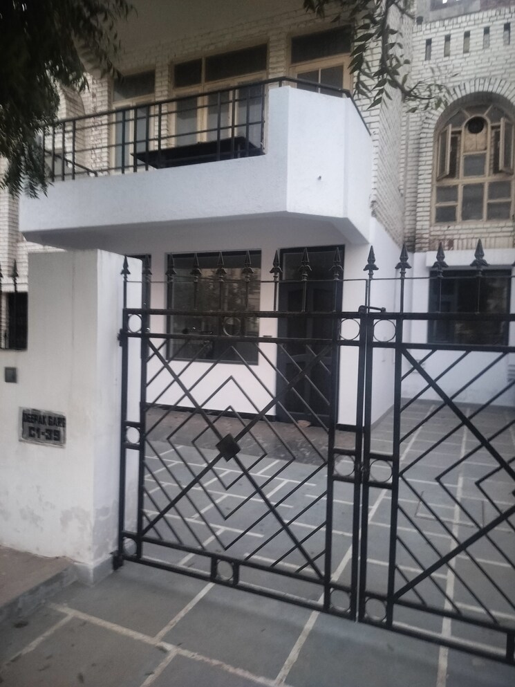 Exterior View, palam-vihar-residents-association 2 Bedroom 173 Sq.Yd. Independent House In Palam Vihar Gurgaon 8190657