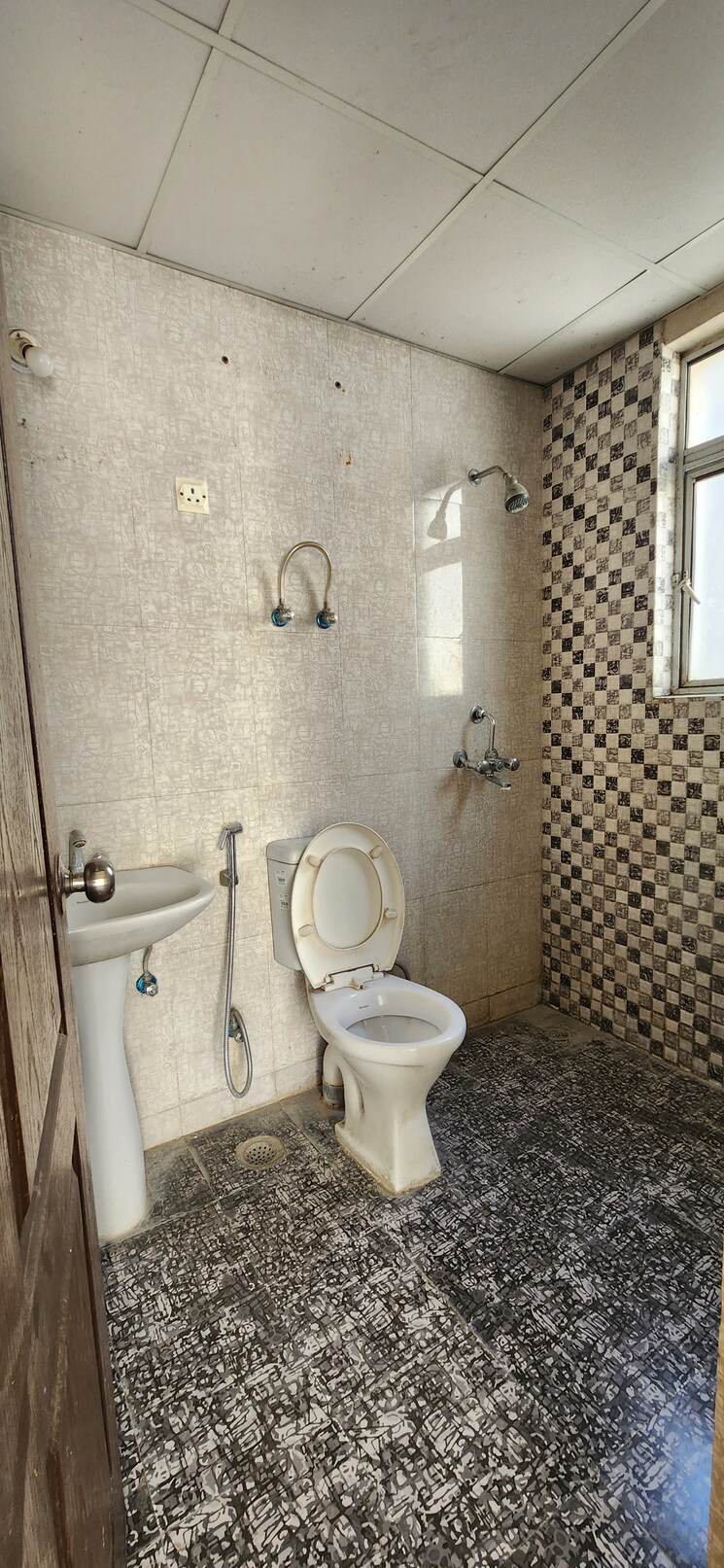 Bathroom, aditya-urban-homes 2 Bedroom 840 Sq.Ft. Apartment In Shahpur Bamheta Ghaziabad 8190706
