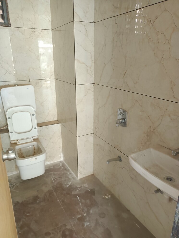Bathroom, kudasan 2 Bedroom 1100 Sq.Ft. Apartment In Kudasan Gandhinagar 8190647