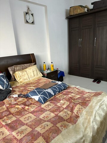 Bedroom in 2 BHK Apartment at Vakola – for Rent