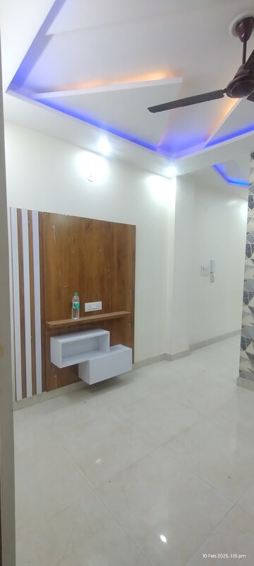 Furnished Amenities in 2 BHK Builder Floor at Uttam Nagar – for Sale