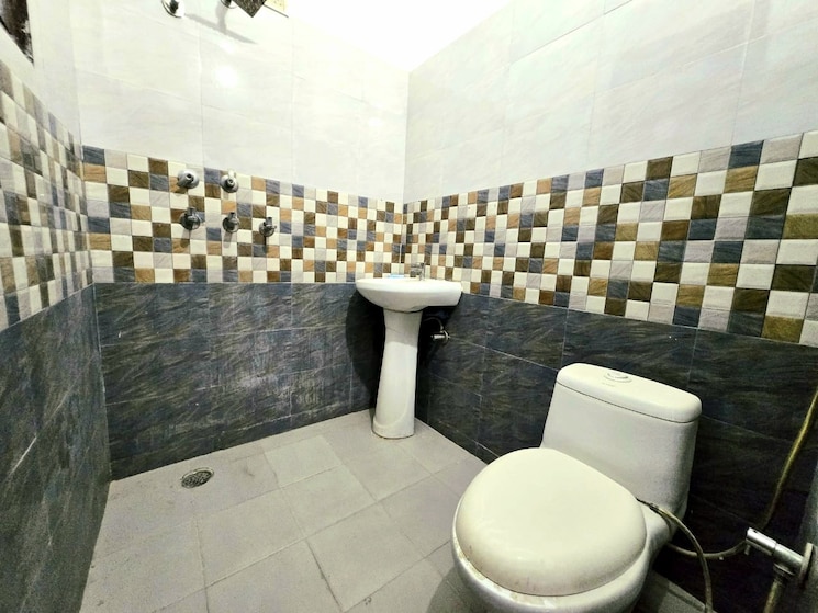 Master Bedroom, guru-nanak-enclave 2 Bedroom 100 Sq.Yd. Builder Floor In Dhakoli Zirakpur 8190794