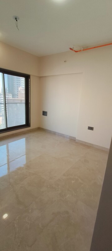 Room in 3 BHK Apartment at Borivali West – for Rent