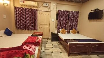 Bedroom in 3 BHK Builder Floor at DLF Vibhuti Khand, Gomti Nagar – for Rent