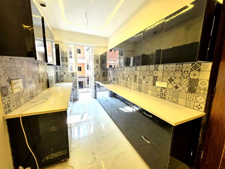 Kitchen, peer mucchalla 3 Bedroom 110 Sq.Yd. Builder Floor In Peer Mucchalla Zirakpur 8190855