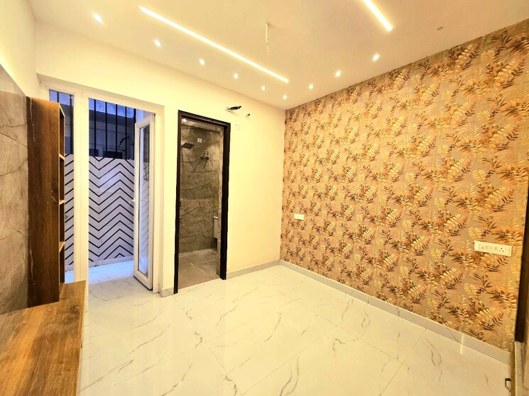 Bedroom, peer mucchalla 3 Bedroom 110 Sq.Yd. Builder Floor In Peer Mucchalla Zirakpur 8190855