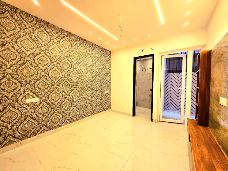 Bedroom, peer mucchalla 3 Bedroom 110 Sq.Yd. Builder Floor In Peer Mucchalla Zirakpur 8190855