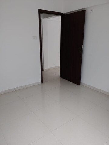 Room in 2 BHK Apartment at Puranik Abitante, Bavdhan – for Sale