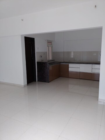 Room in 2 BHK Apartment at Puranik Abitante, Bavdhan – for Sale