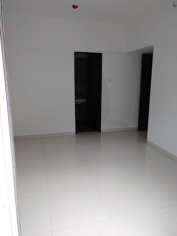 Room in 2 BHK Apartment at Puranik Abitante, Bavdhan – for Sale