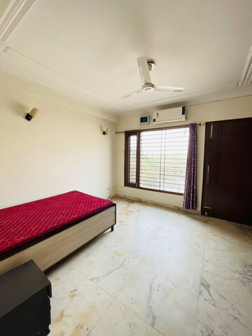 Room in 2 BHK Builder Floor at Ignou Road – for Rent