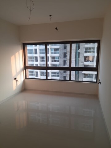 Room in 3 BHK Apartment at Lotus Sky Garden, Malad West – for Rent