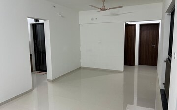 Room in 2 BHK Apartment at Shapoorji Pallonji Sensorium, Hinjewadi – for Rent