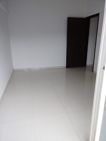 Room in 3 BHK Apartment at Puranik Abitante, Bavdhan – for Sale